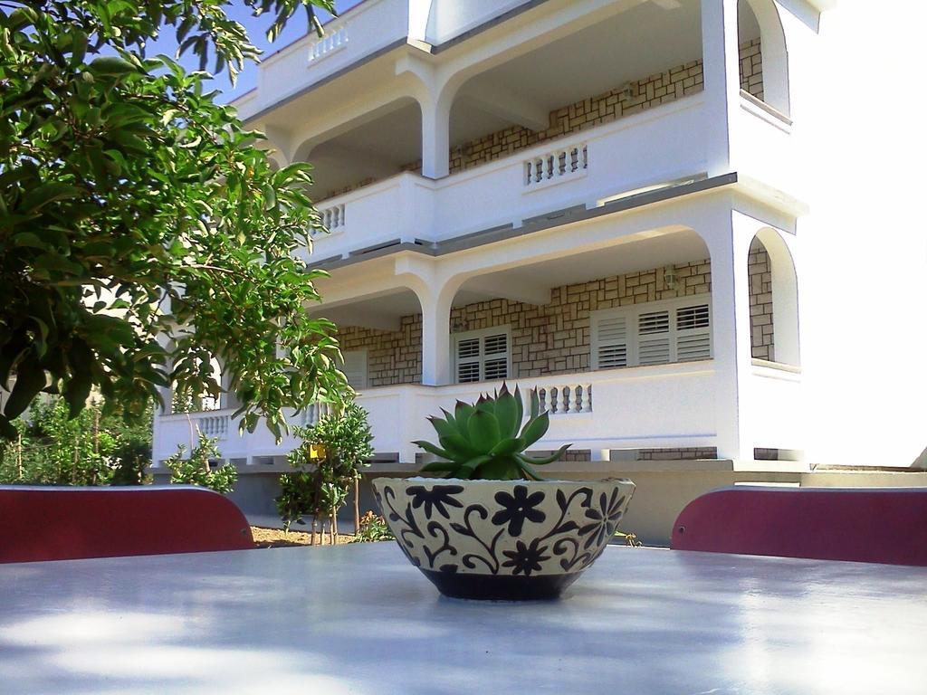 Rooms Viskic Rab Town Bilik gambar
